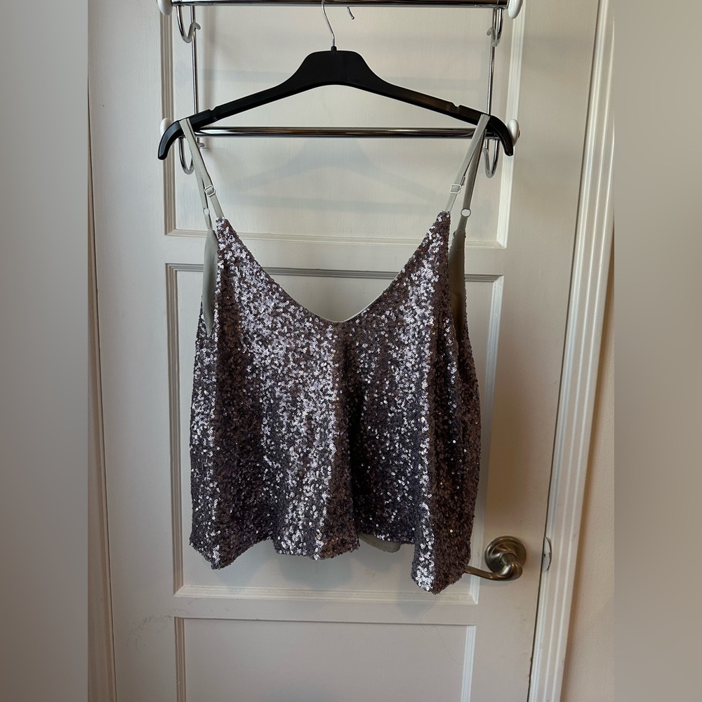 NWOT TOBI Women’s Gray / Charcoal Sequin Sparkly Top, Size S/M, Like New